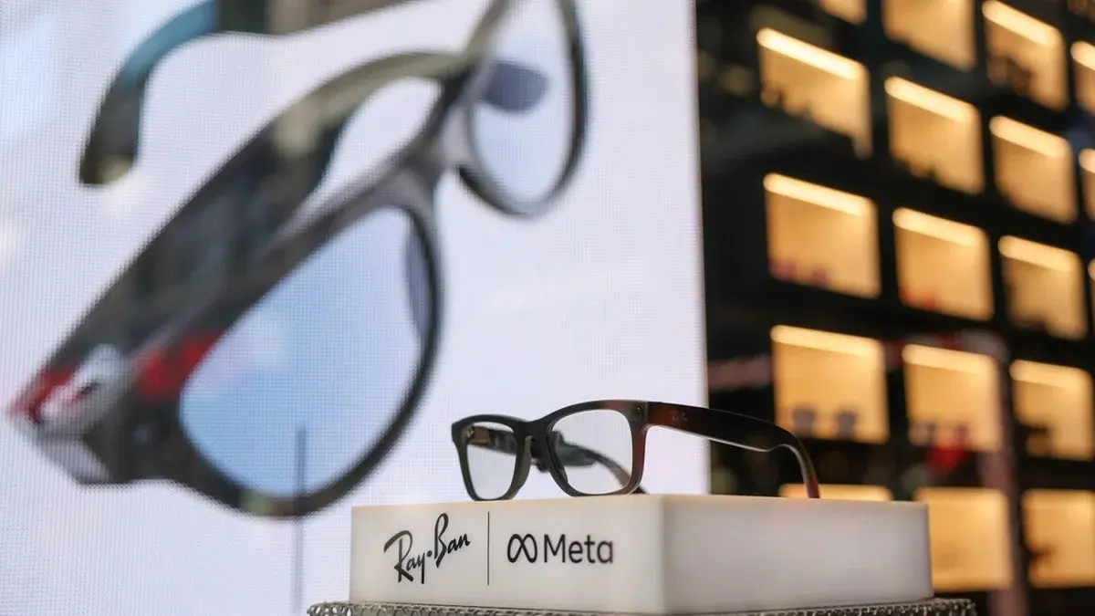 Meta invests in EssilorLuxottica