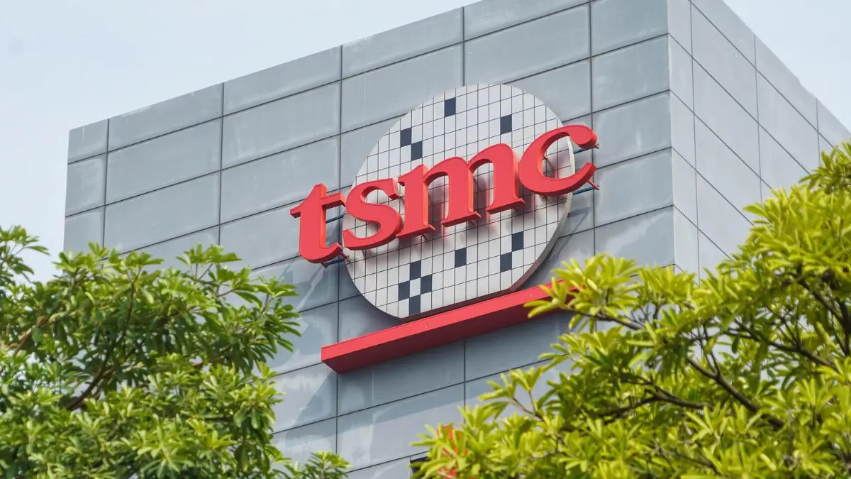 US restricts chip manufacturing in China