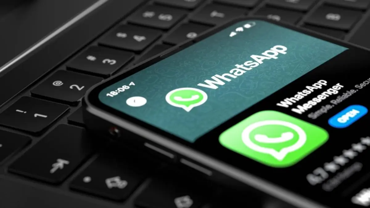 Facebook profile link on WhatsApp
