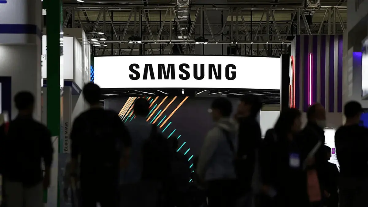 Samsung Electronics Shares Hit Lowest in Four Years Amid U.S. Tariff Concerns Samsung Electronics shares
