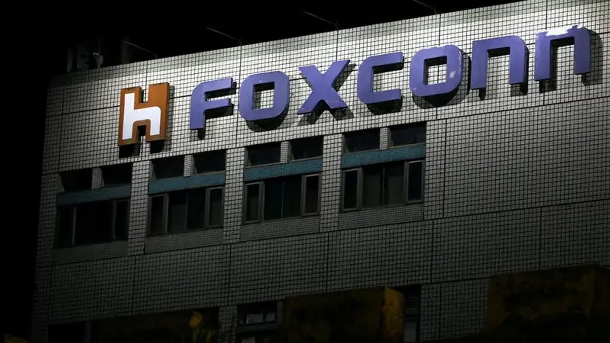 Foxconn Ships 97% of India-Made iPhones to US as Apple Dodges China Tariffs Foxconn iPhone exports