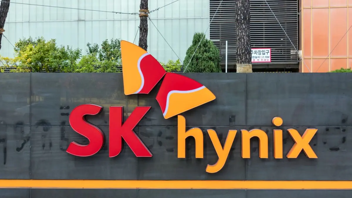SK Hynix Stock Soars 7% as Chip Maker Announces HBM4 Production SK Hynix HBM4 production