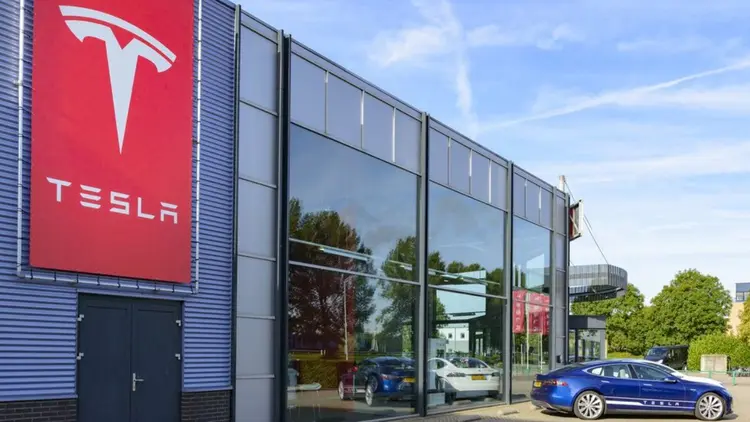 Tesla’s Q3 Revenues Surge 12%, But Earnings Per Share Miss Market Projections Tesla’s Q3 Revenues Surge 12%, But Earnings Per Share Miss Market Projections - TechResearch
