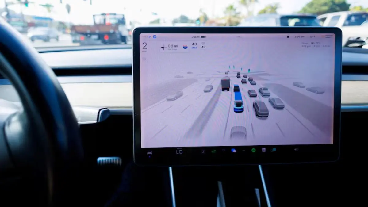 U.S. Auto Safety Agency to Investigate Tesla’s FSD Over Traffic Violations Tesla FSD investigation