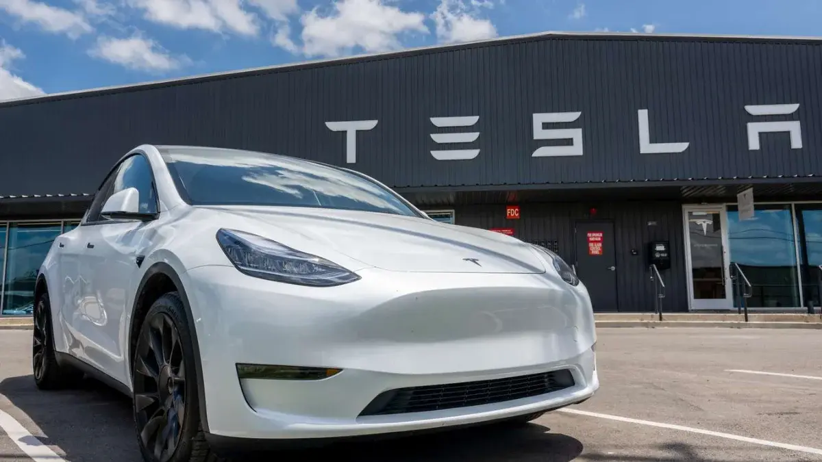 Tesla Postpones Roadster 2 Production Reveal to April Fools’ Day 2026 Tesla Roadster 2 reveal delay