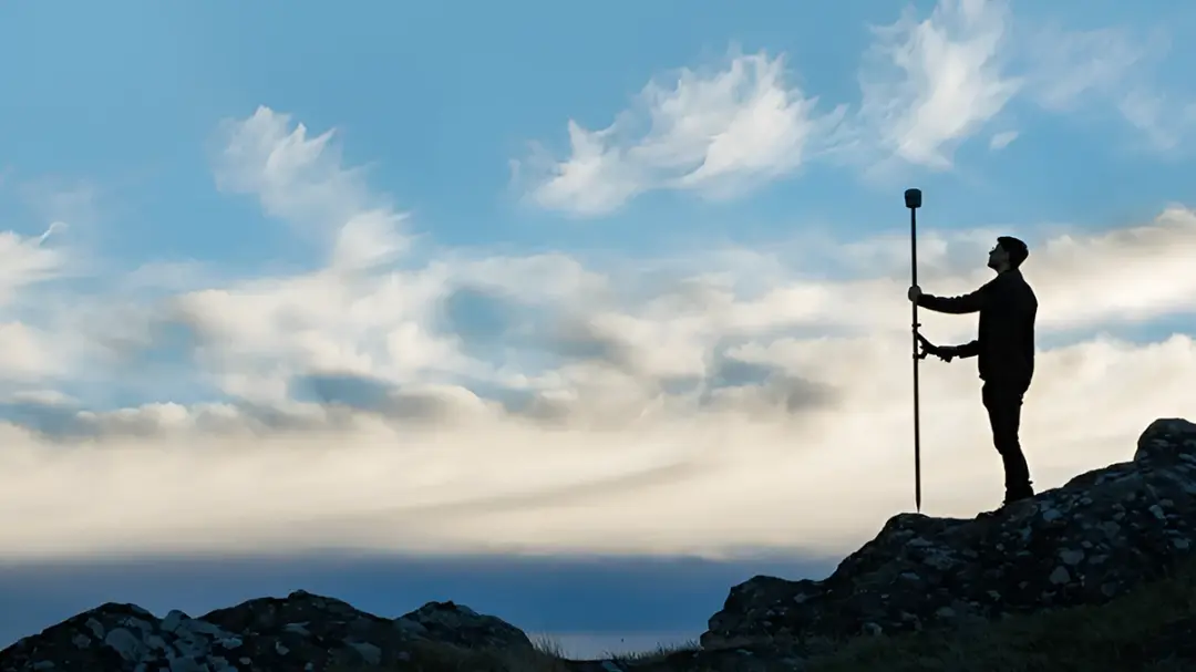 Unlock peak precision:
Why GNSS and corrections availability matter Unlock peak precision:
Why GNSS and corrections availability matter - TechResearch